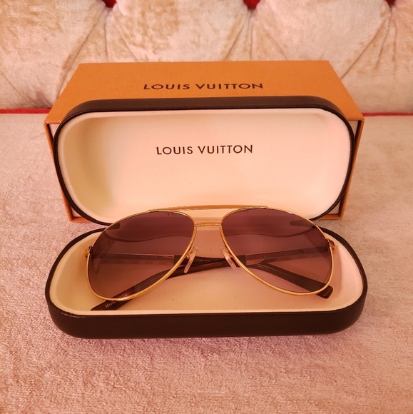 Louis Vuitton Glasses - Picture 4 of 5
